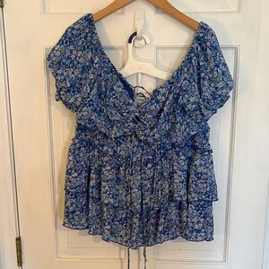 Wild fable two piece Chic Floral Blue outfit size large